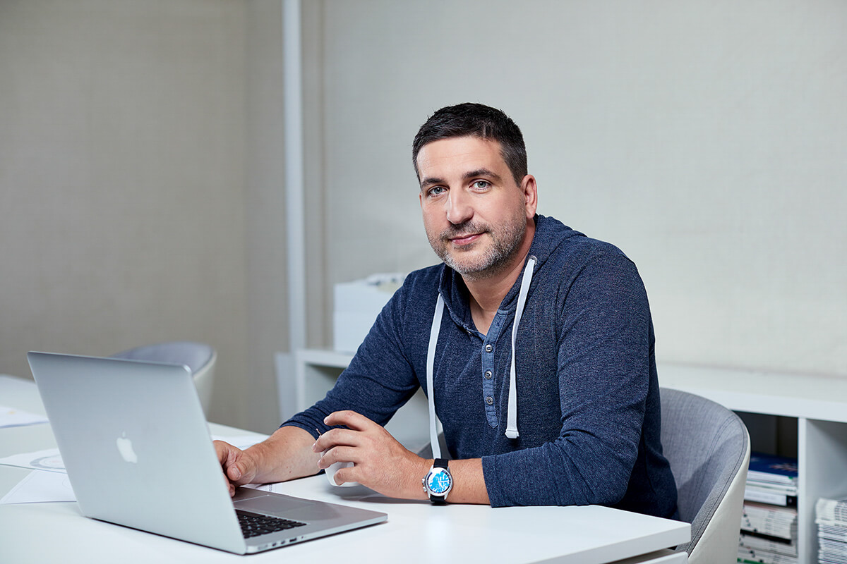 Portréfotózás során készített fotó Bordás Péterről.