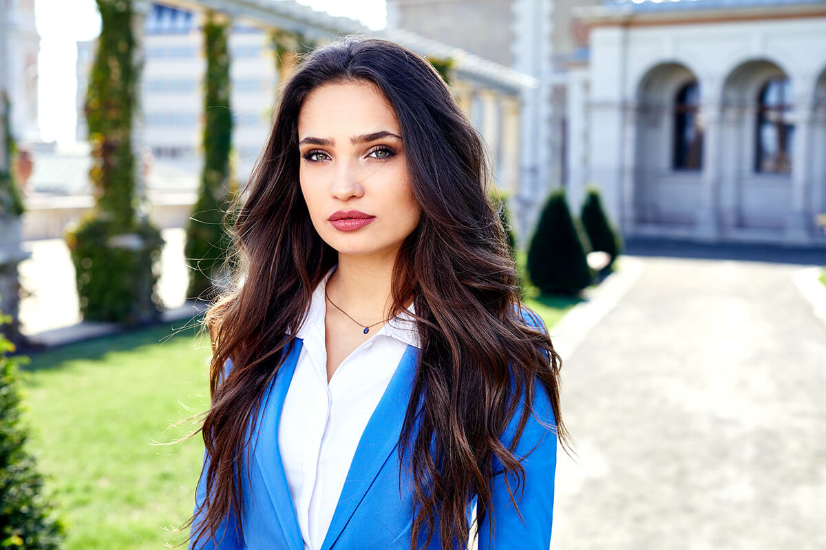 Üzleti portréfotózás során készített kép Czuczai Natália.