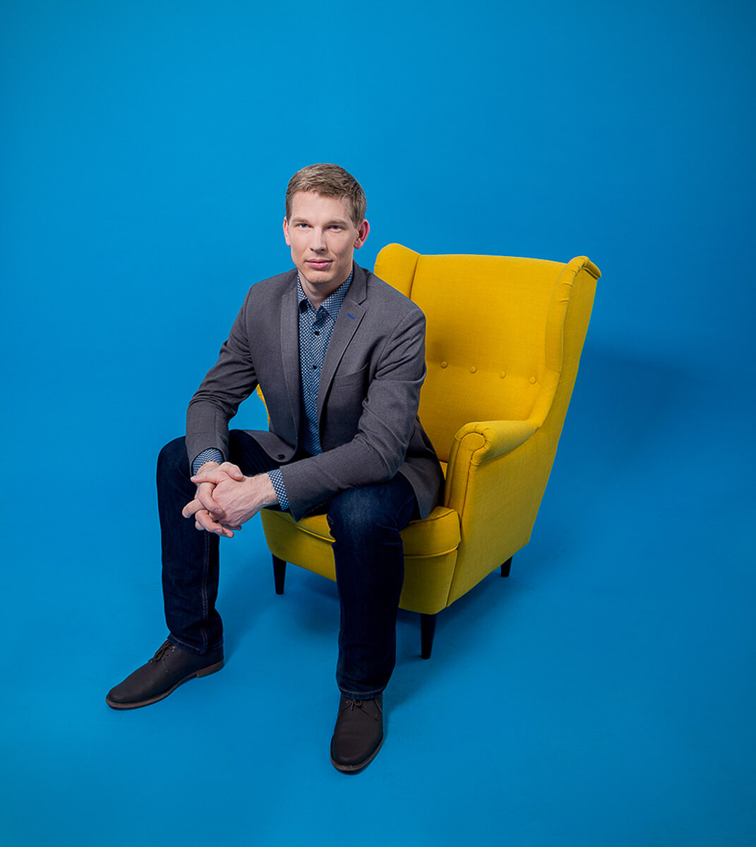 Üzleti portréfotózás során készített fotó Hampuk Richárdról.