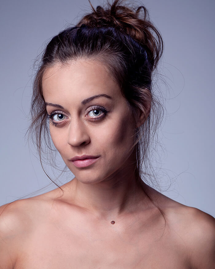 Drága Diána portréfotózás közben.