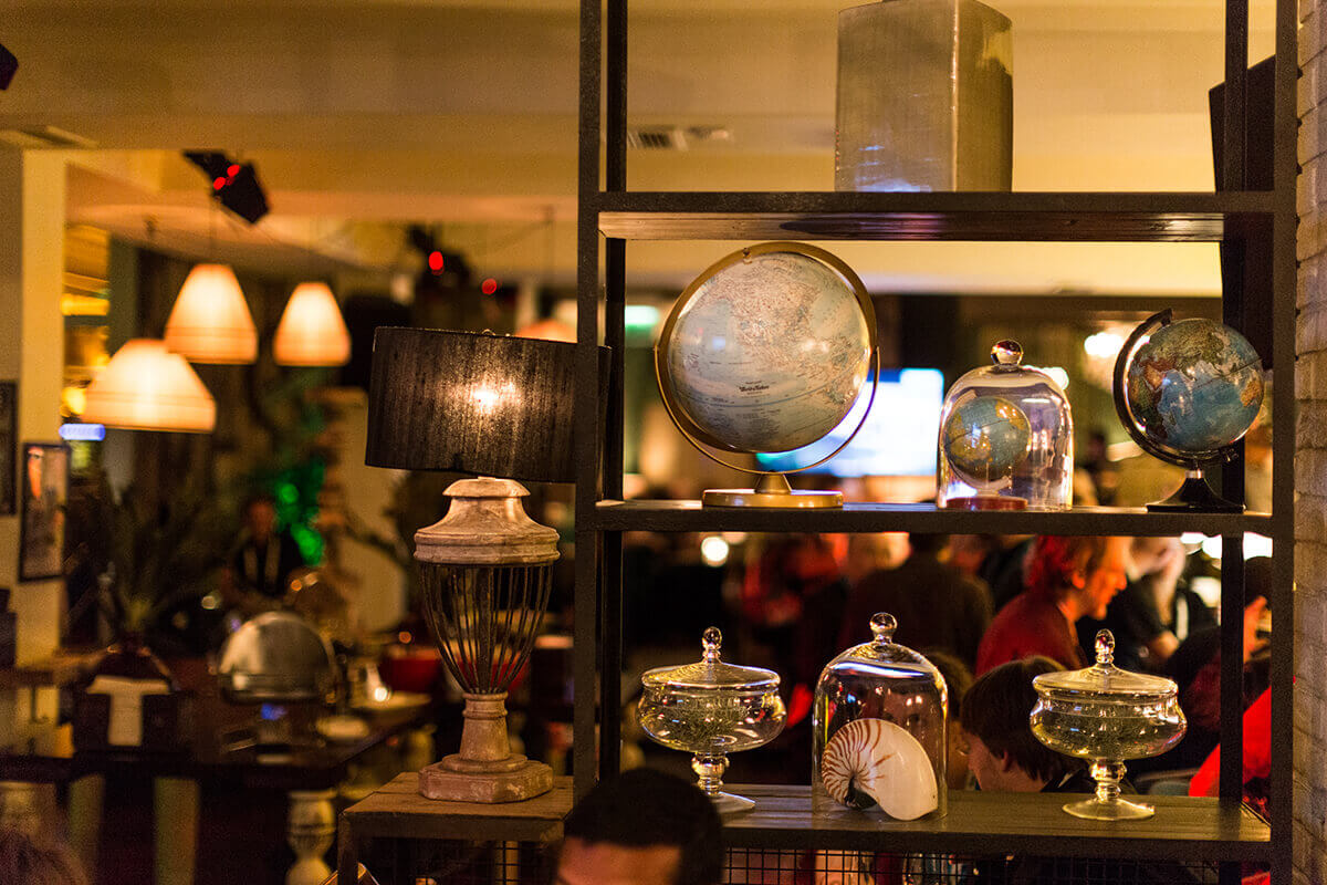 Rendezvényfotózás során készített konferencia fotó egy földgömbről.