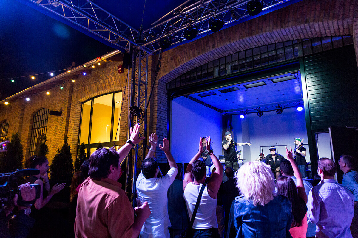 Rendezvényfotózás során készült kép a Ganxsta Zolee koncert közben.